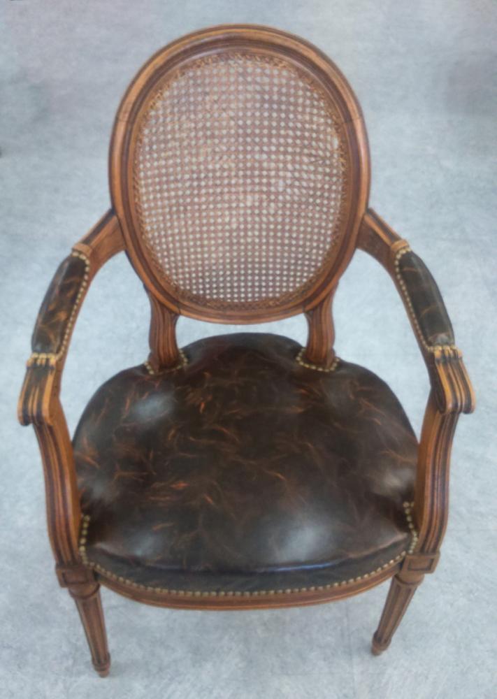 Fauteuil-canne-cuir